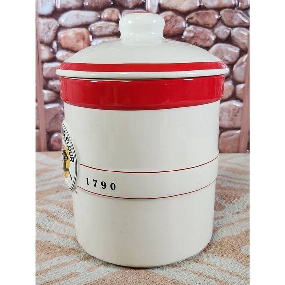 King Arthur Flour 1 quart Lidded Canister by Chantal - Picture 4 of 10